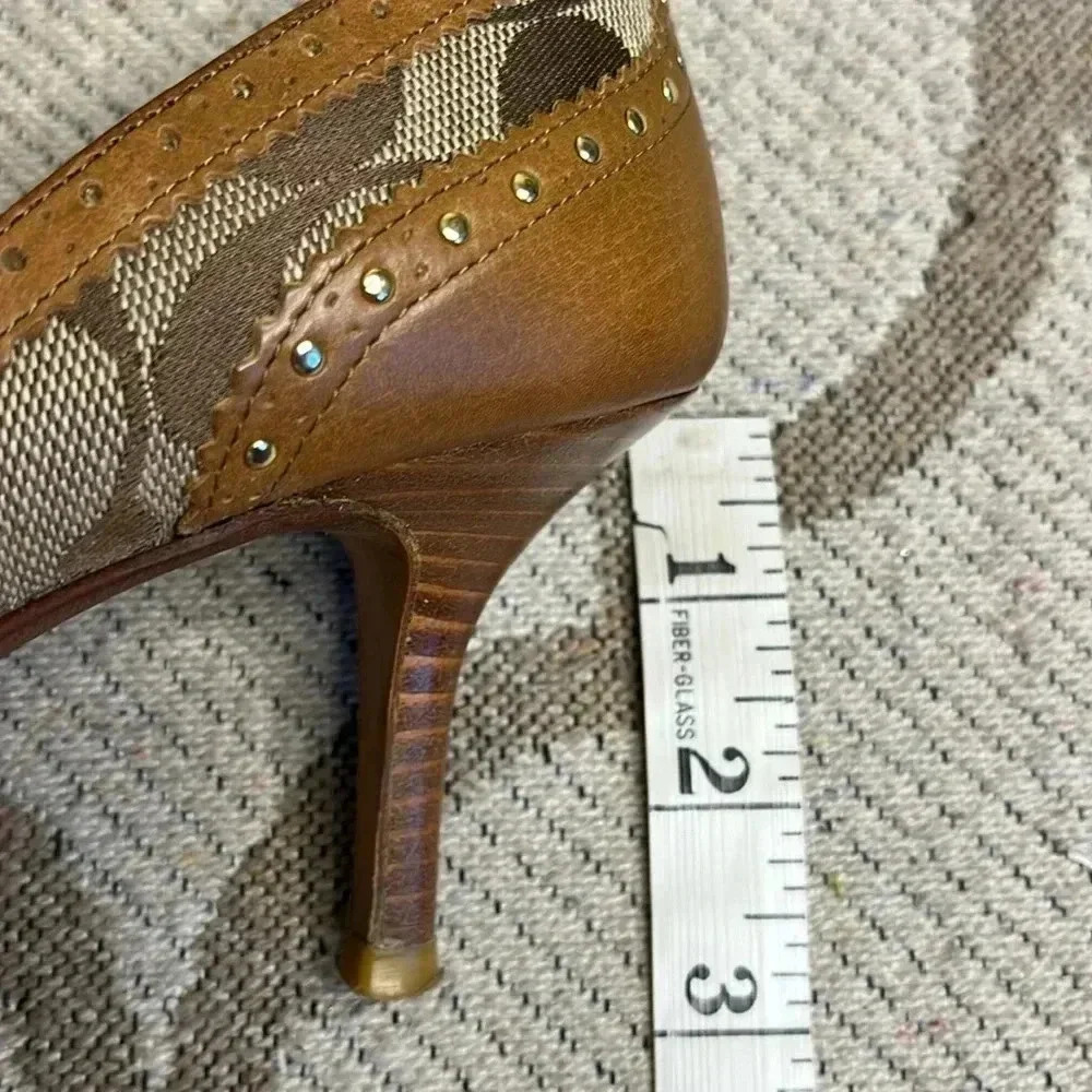 Coach Brown and Tan Heels - Picture 7 of 16